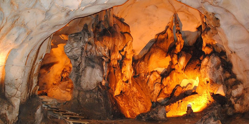 Lying Earth Cave antalya
